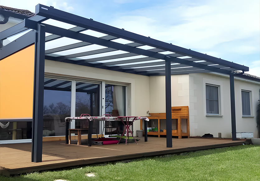 Pergola &agrave; toiture fixe Saphir, en aluminium robuste, pr&eacute;vue pour r&eacute;sister &agrave; toutes les intemp&eacute;ries