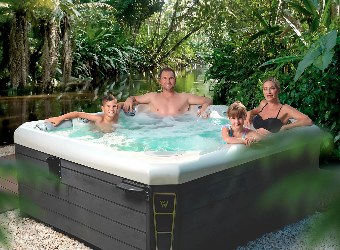 Moment de détente dans un spa Wellis ou Astralpool en famille