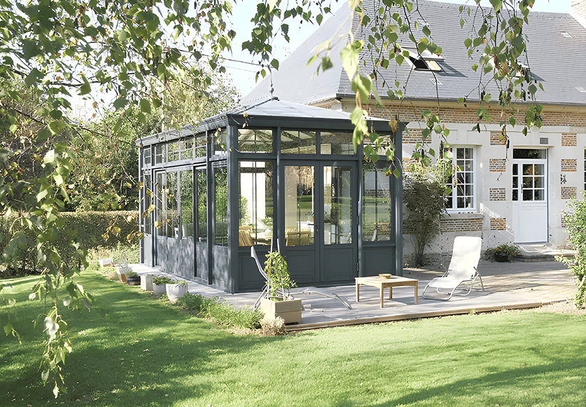 veranda-grenat-cocooon-extension-architecture-ingenieuse